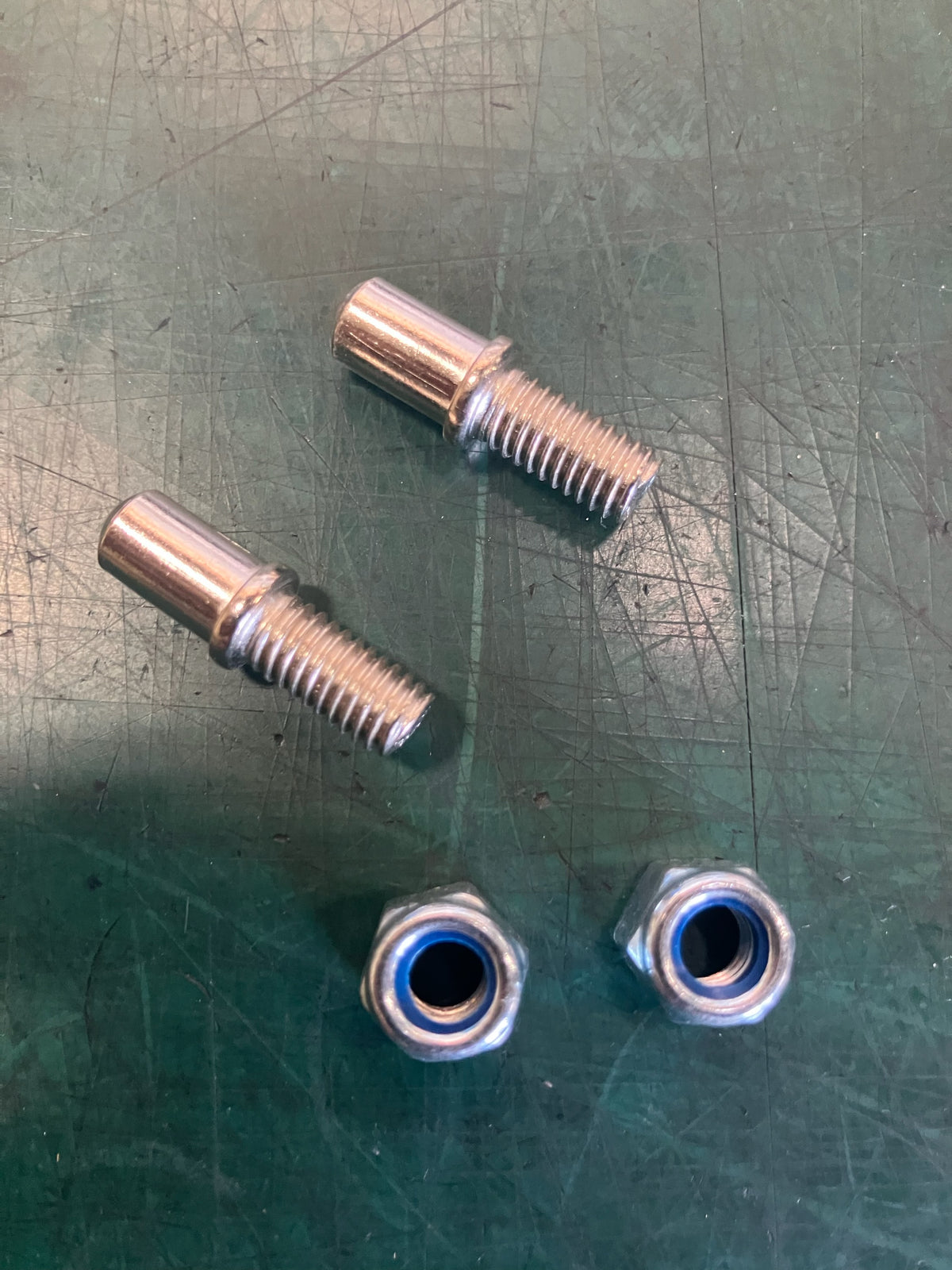 KS80/70用スイングアウト取付用ピン・ナットセット(片側)　※片側2個(上下)　品番：10000307